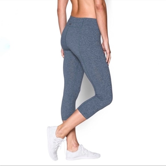 Under Armour StudioLux Capri Leggings - Picture 2 of 9